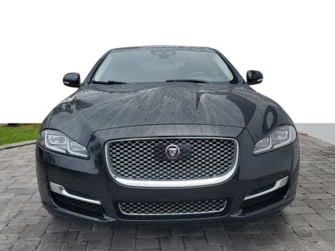 Used 2019 Jaguar XJ L Supercharged image 2