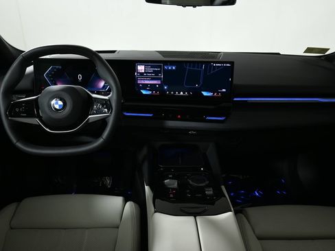 Used 2026 BMW 530i w/ Premium Package RWD image 16