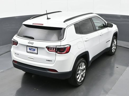 Used 2023 Jeep Compass Latitude AWD/4WD image 31
