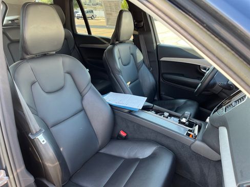 Used 2023 Volvo XC90 B5 Core AWD/4WD image 19