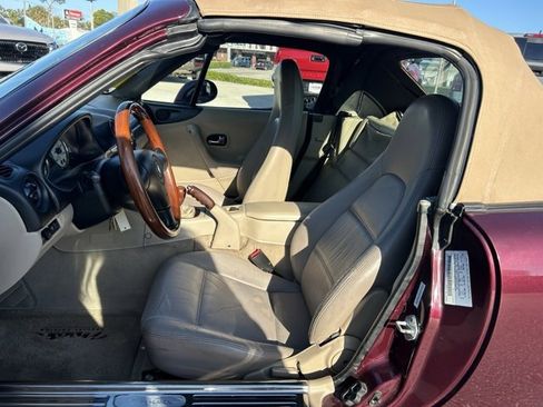 Used 2000 MAZDA MX-5 Miata image 13