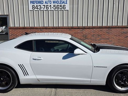 Used 2011 Chevrolet Camaro LS image 4