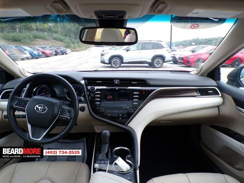 Used 2018 Toyota Camry XSE image 16