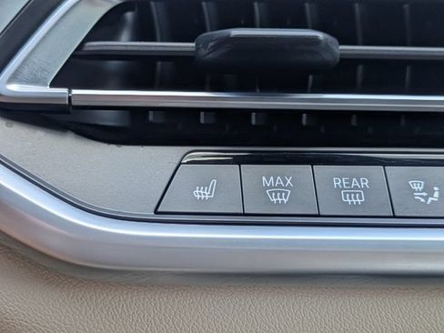 Used 2022 BMW X5 sDrive40i w/ Premium Package RWD image 28
