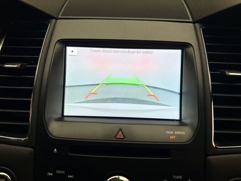 Used 2016 Ford Taurus SEL w/ Equipment Group 201A image 16