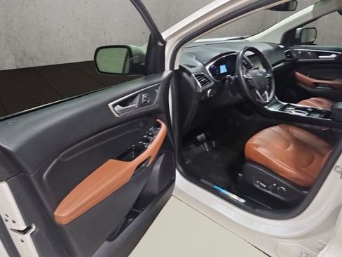 Certified 2019 Ford Edge Titanium w/ Equipment Group 301A AWD/4WD image 14