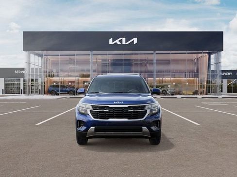 New 2026 Kia Seltos LX FWD image 2