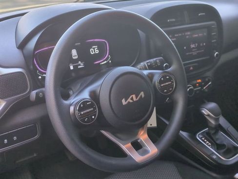 Used 2023 Kia Soul LX FWD image 31