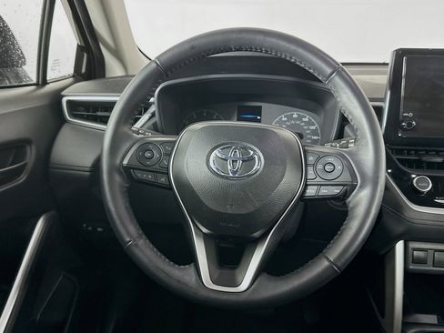 Used 2024 Toyota Corolla Cross LE image 18