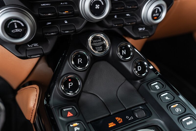 Used 2020 Aston Martin V8 Vantage Coupe RWD image 87