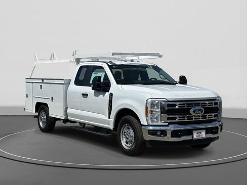 New 2025 Ford F350 XL w/ XL Chrome Package image 4