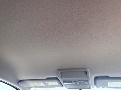 Used 2020 Nissan Frontier SV image 14