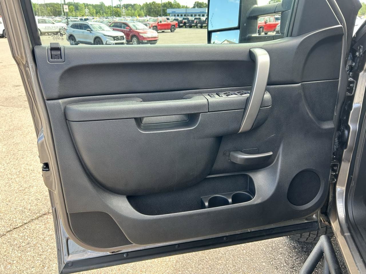 Used 2013 Chevrolet Silverado 2500 LT w/ Interior Plus Package AWD/4WD image 15