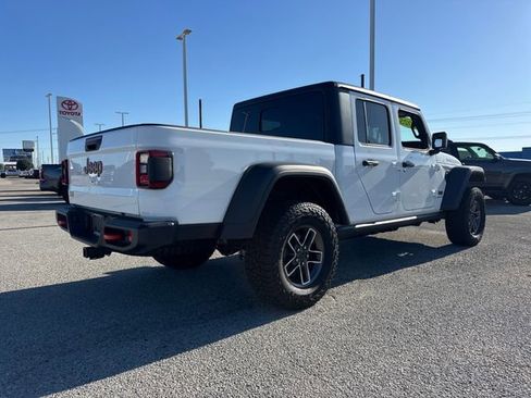 Used 2025 Jeep Gladiator Mojave w/ Convenience Group AWD/4WD image 6