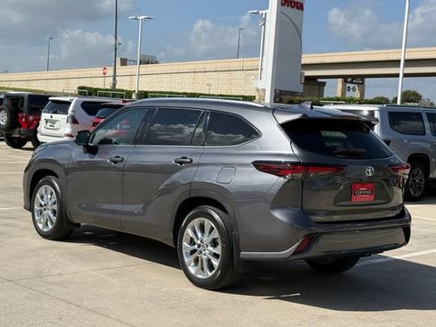 Used 2024 Toyota Highlander Limited AWD/4WD image 6