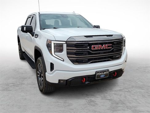 Used 2022 GMC Sierra 1500 AT4 w/ AT4 Premium Package image 2