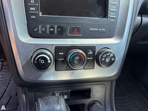 Used 2013 GMC Acadia SLE image 10