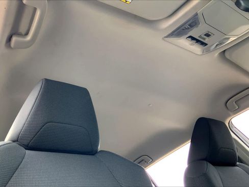 Used 2021 Toyota RAV4 LE image 14