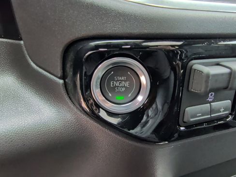 New 2026 GMC Sierra 1500 SLT image 24