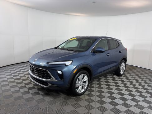 Certified 2025 Buick Encore GX Preferred AWD/4WD image 2