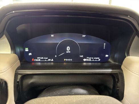 Used 2022 Lincoln Nautilus FWD w/ Premium Package image 16