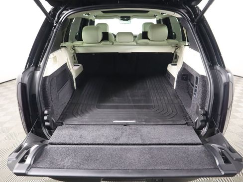 New 2026 Land Rover Range Rover Long Wheelbase SE image 30