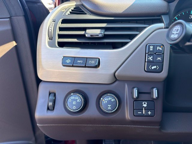 Used 2018 GMC Yukon Denali w/ Denali Ultimate Package AWD/4WD image 35