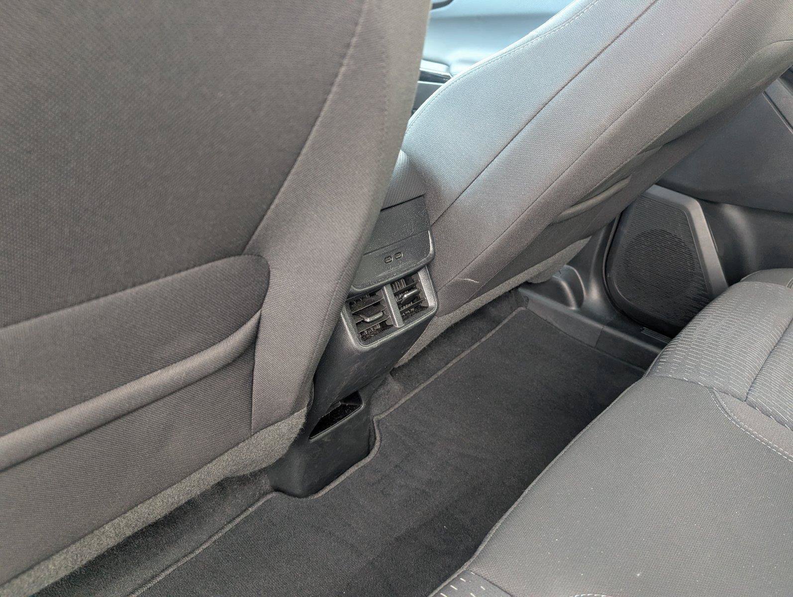 Used 2026 Chevrolet Equinox LT FWD image 32