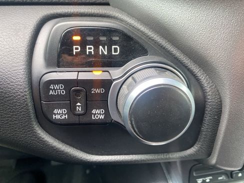 Used 2019 RAM 1500 Big Horn AWD/4WD image 16