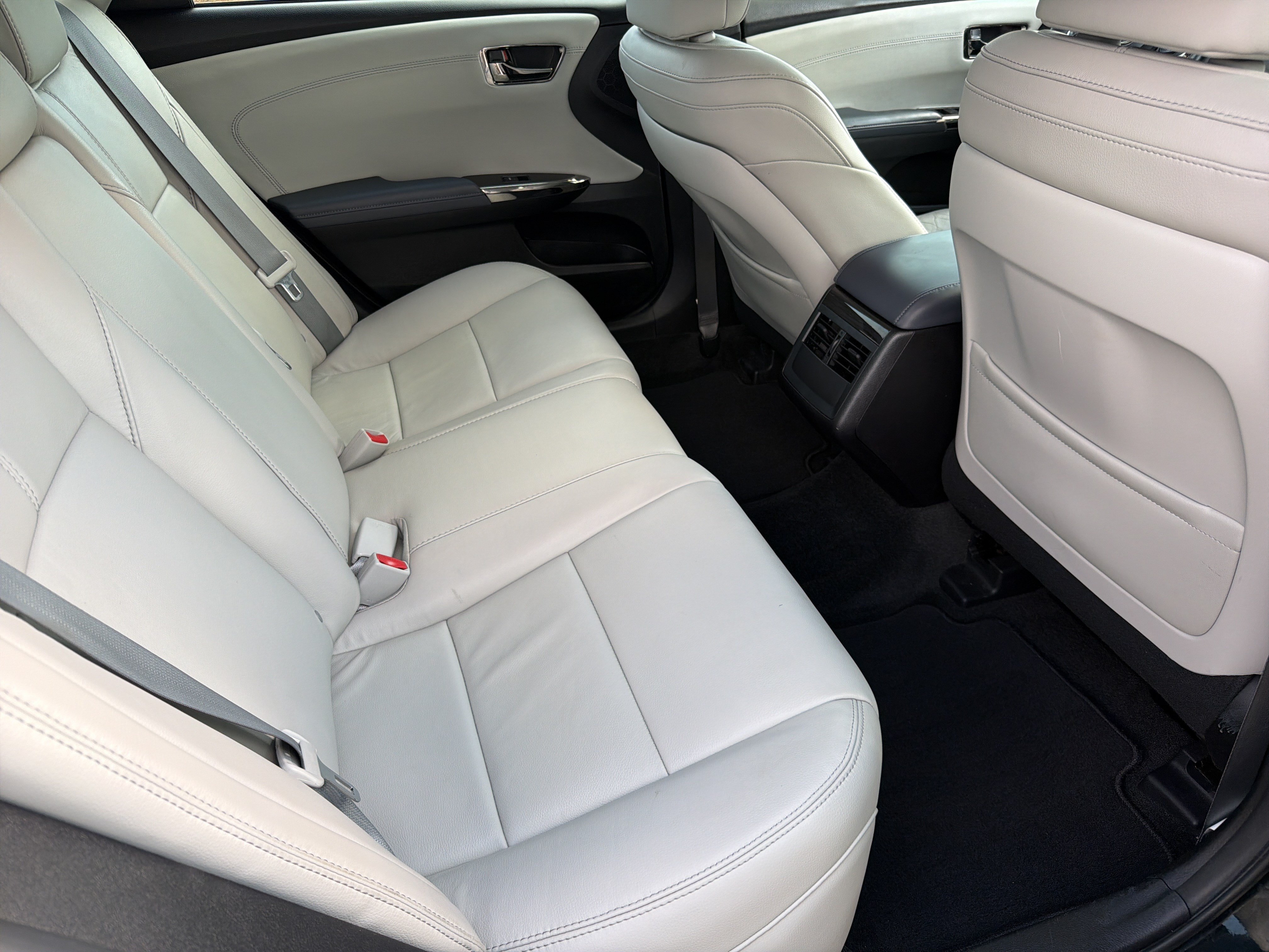 Used 2014 Toyota Avalon XLE Touring FWD image 24