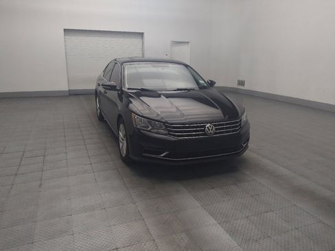 Used 2018 Volkswagen Passat 2.0T SE FWD image 13