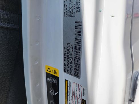 New 2025 Jeep Gladiator Willys image 21