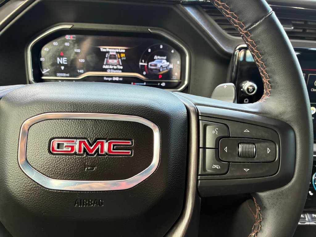 Used 2024 GMC Sierra 1500 AT4 w/ Technology Package AWD/4WD image 12