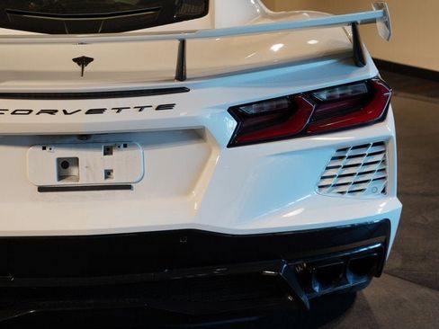 Used 2023 Chevrolet Corvette Stingray Premium Cpe w/ Z51 Performance Package RWD image 32