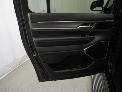 New 2026 Jeep Grand Wagoneer L Limited AWD/4WD image 30