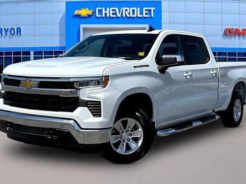 Used 2025 Chevrolet Silverado 1500 LT AWD/4WD image 3