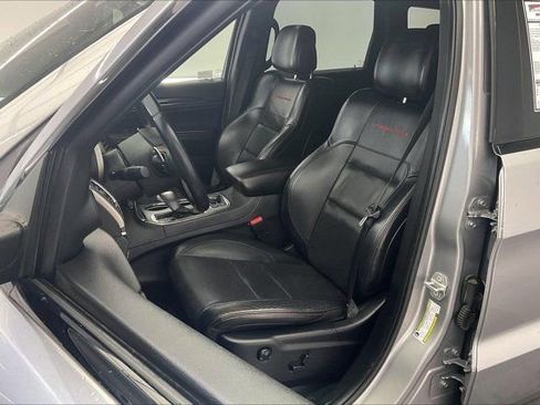 Used 2018 Jeep Grand Cherokee Trailhawk w/ Trailhawk Luxury Group AWD/4WD image 17