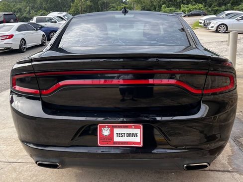 Used 2017 Dodge Charger R/T RWD image 5