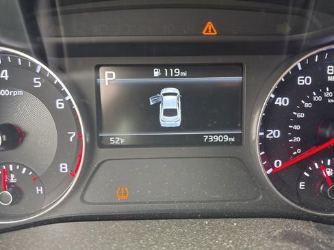 Certified 2022 Kia Forte LXS image 5