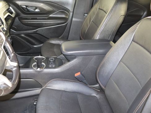 Used 2021 GMC Terrain SLT image 40