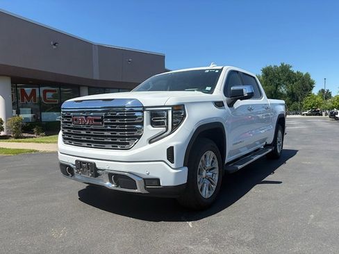 Used 2023 GMC Sierra 1500 Denali w/ Technology Package AWD/4WD image 1