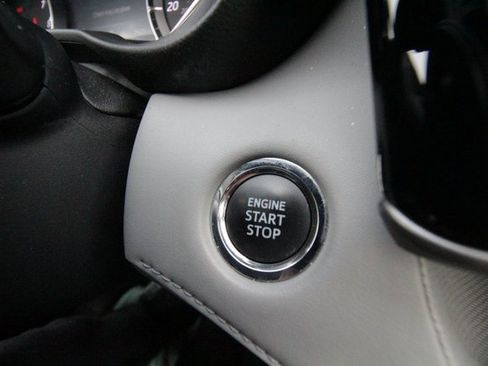 Used 2022 Toyota Highlander XLE image 27