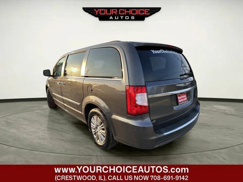 Used 2015 Chrysler Town & Country Touring-L w/ Driver Convenience Group FWD image 3