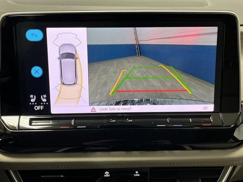 Used 2024 Volkswagen Atlas SE image 9