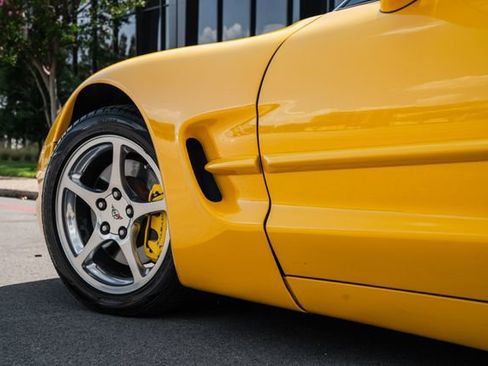 Used 2003 Chevrolet Corvette Coupe w/ Preferred Equipment Group image 27