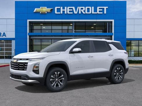 New 2026 Chevrolet Equinox LT image 2