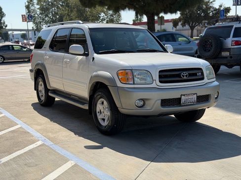 Used 2002 Toyota Sequoia SR5 RWD image 5