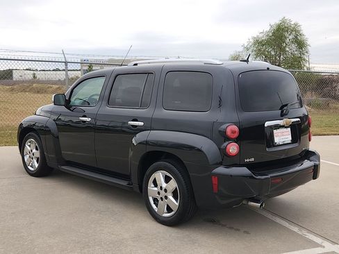 Used 2011 Chevrolet HHR LT image 7