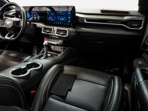 Used 2024 Ford Mustang GT Premium image 8