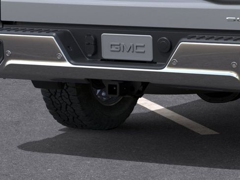 New 2026 GMC Sierra 1500 SLE image 14
